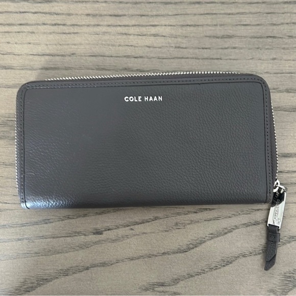 Cole Haan Gray wallet - Picture 1 of 3